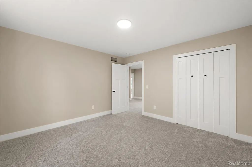 9355 Andersonville Road Springfield Charter Township MI 48346