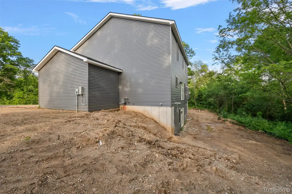 9355 Andersonville Road Springfield Charter Township MI 48346
