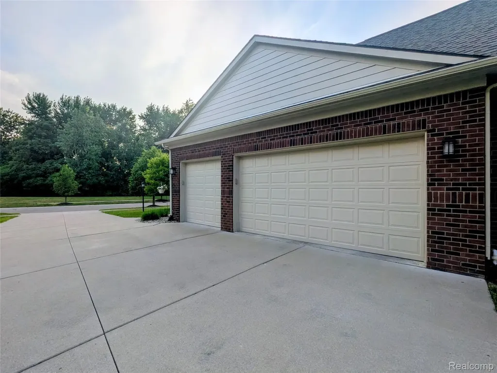 23790 Millwood Lyon Charter Township MI 48178