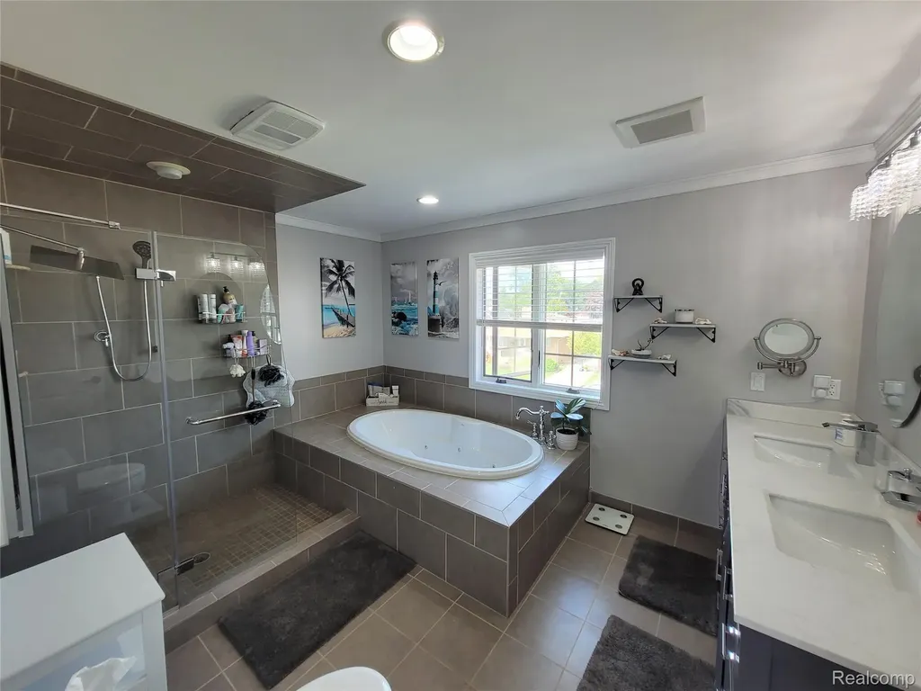 22434 Lange Street St. Clair Shores City MI 48080