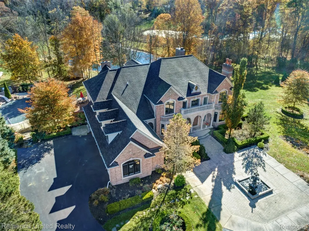 1221 Wilderness Hills Trail Putnam Township MI 48169