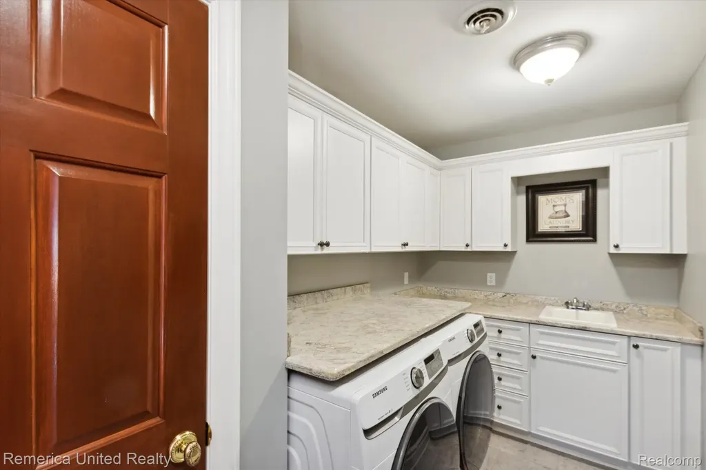 1221 Wilderness Hills Trail Putnam Township MI 48169