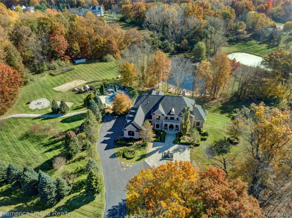 1221 Wilderness Hills Trail Putnam Township MI 48169