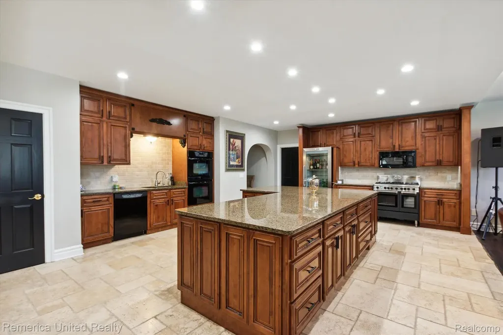 1221 Wilderness Hills Trail Putnam Township MI 48169