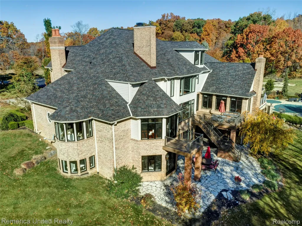1221 Wilderness Hills Trail Putnam Township MI 48169