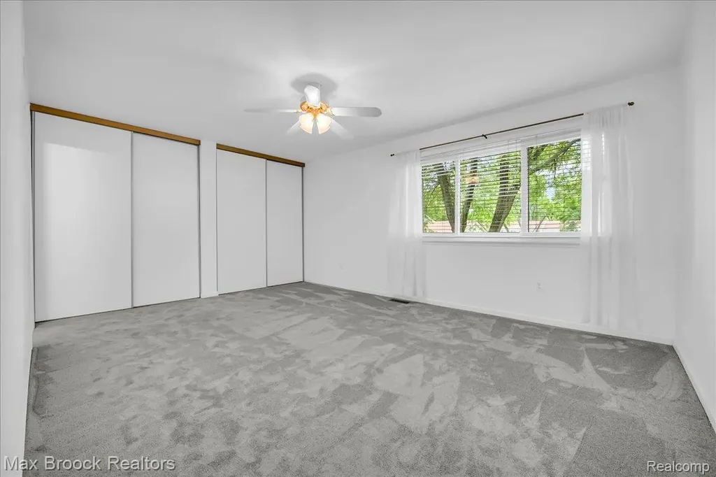1853 Torquay Avenue Royal Oak City MI 48073