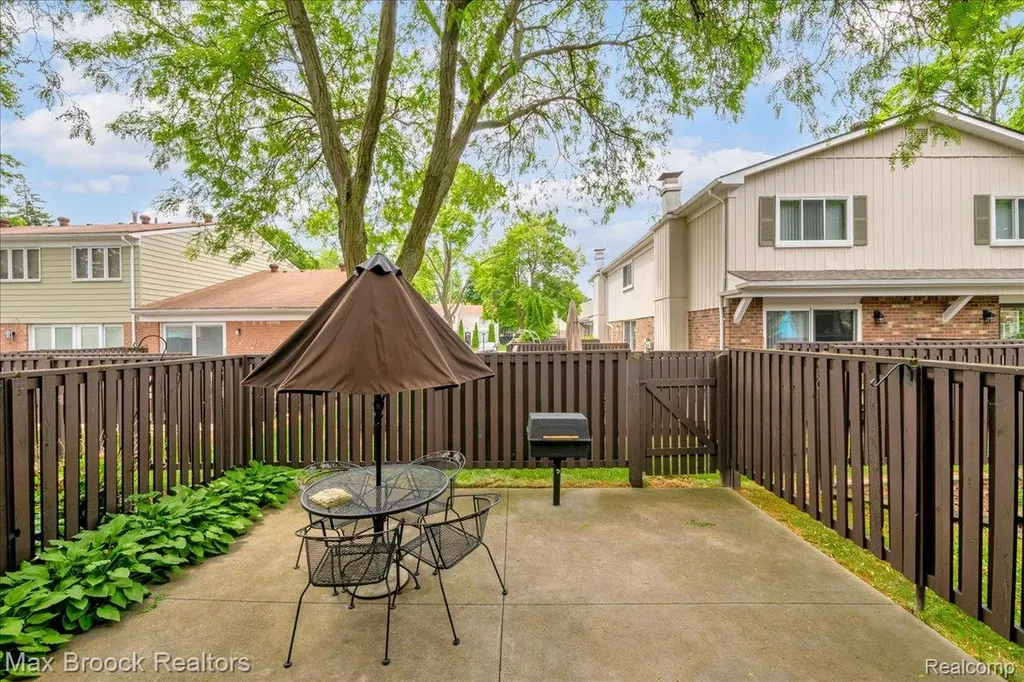 1853 Torquay Avenue Royal Oak City MI 48073