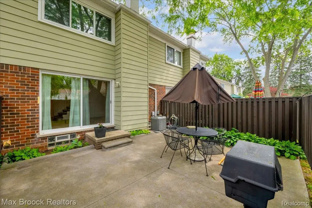 1853 Torquay Avenue Royal Oak City MI 48073