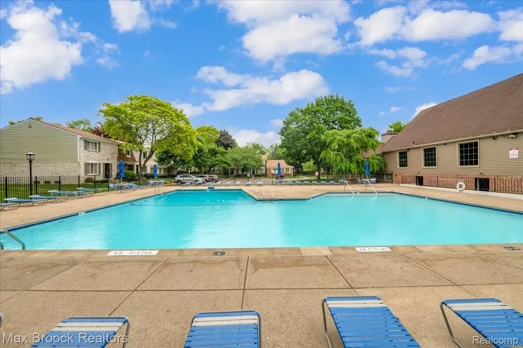 1853 Torquay Avenue Royal Oak City MI 48073