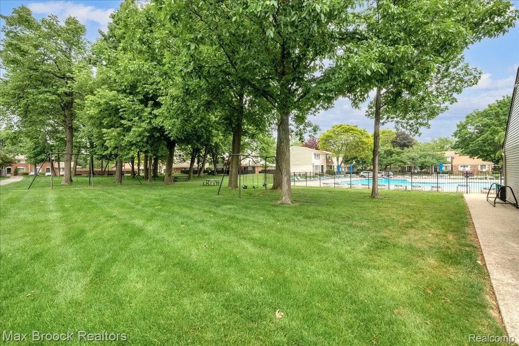 1853 Torquay Avenue Royal Oak City MI 48073