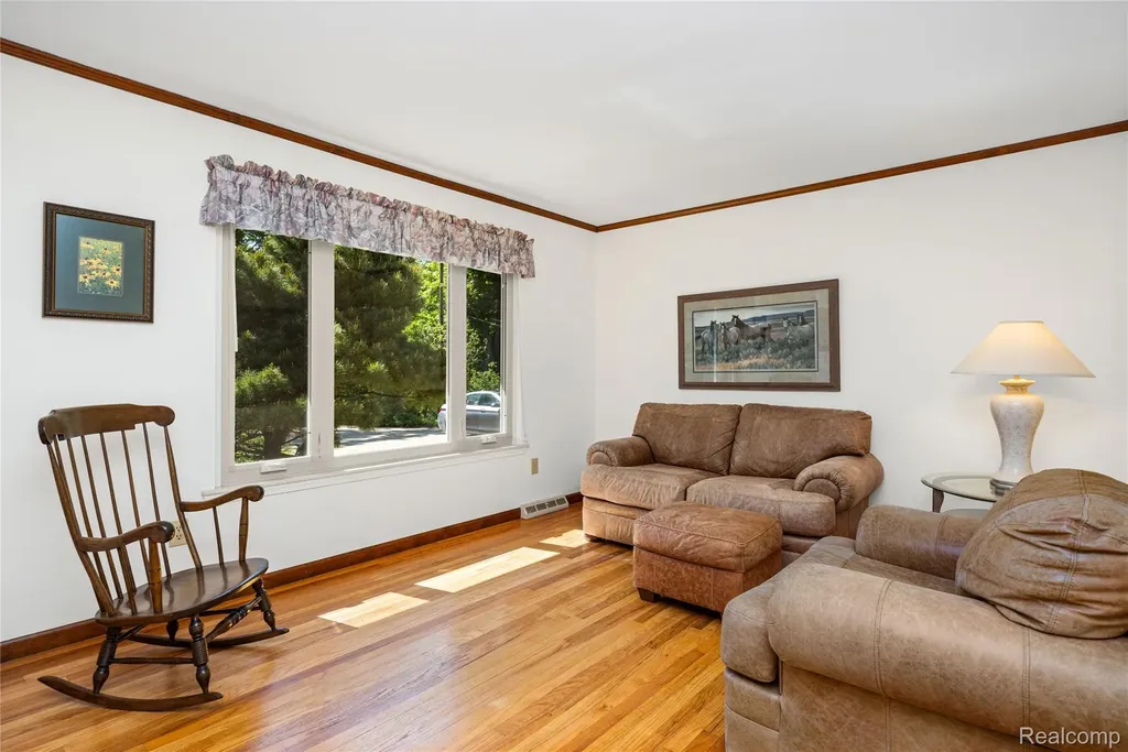 760 Waterbury Road Highland Charter Township MI 48356