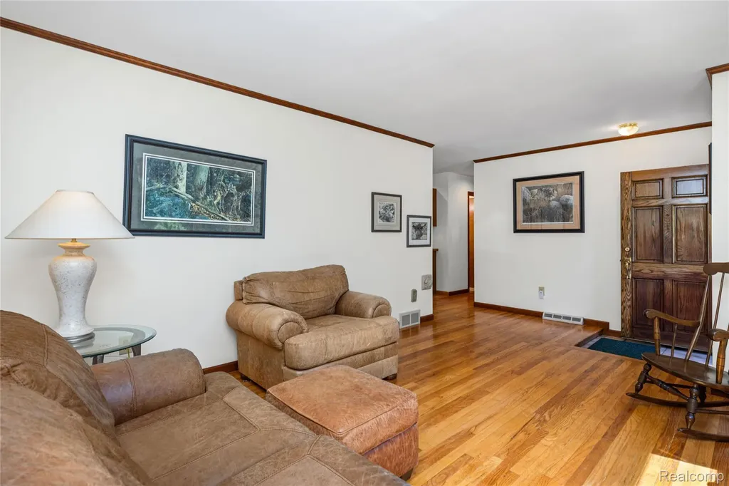 760 Waterbury Road Highland Charter Township MI 48356