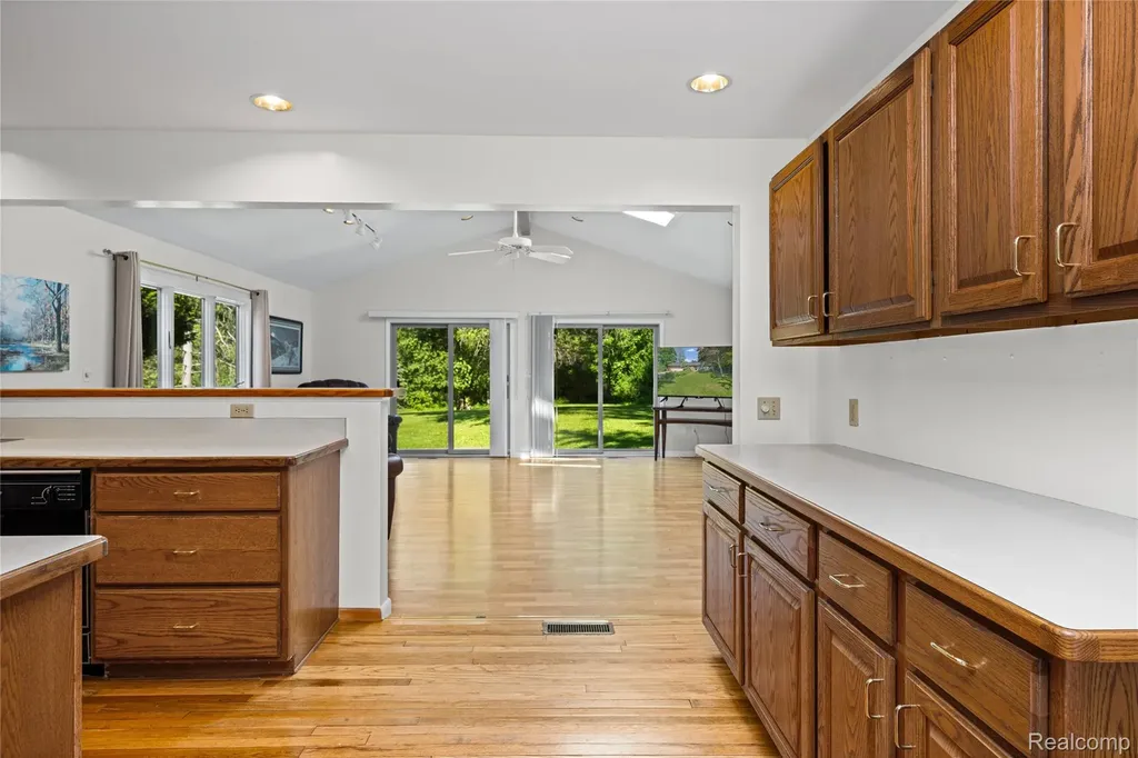760 Waterbury Road Highland Charter Township MI 48356