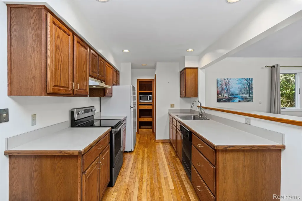 760 Waterbury Road Highland Charter Township MI 48356