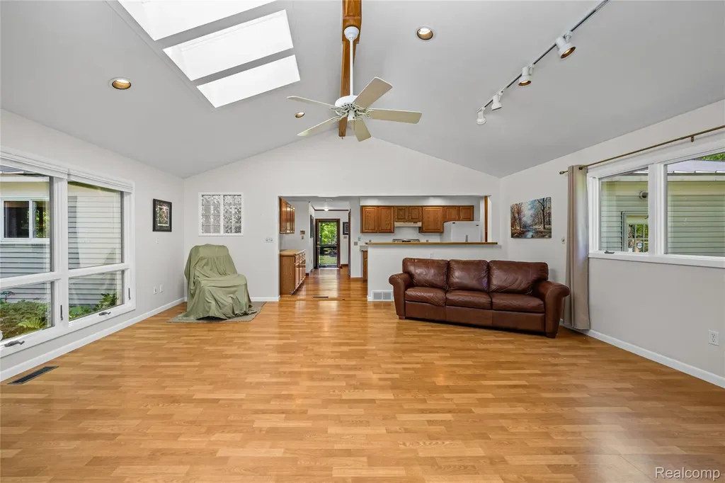 760 Waterbury Road Highland Charter Township MI 48356