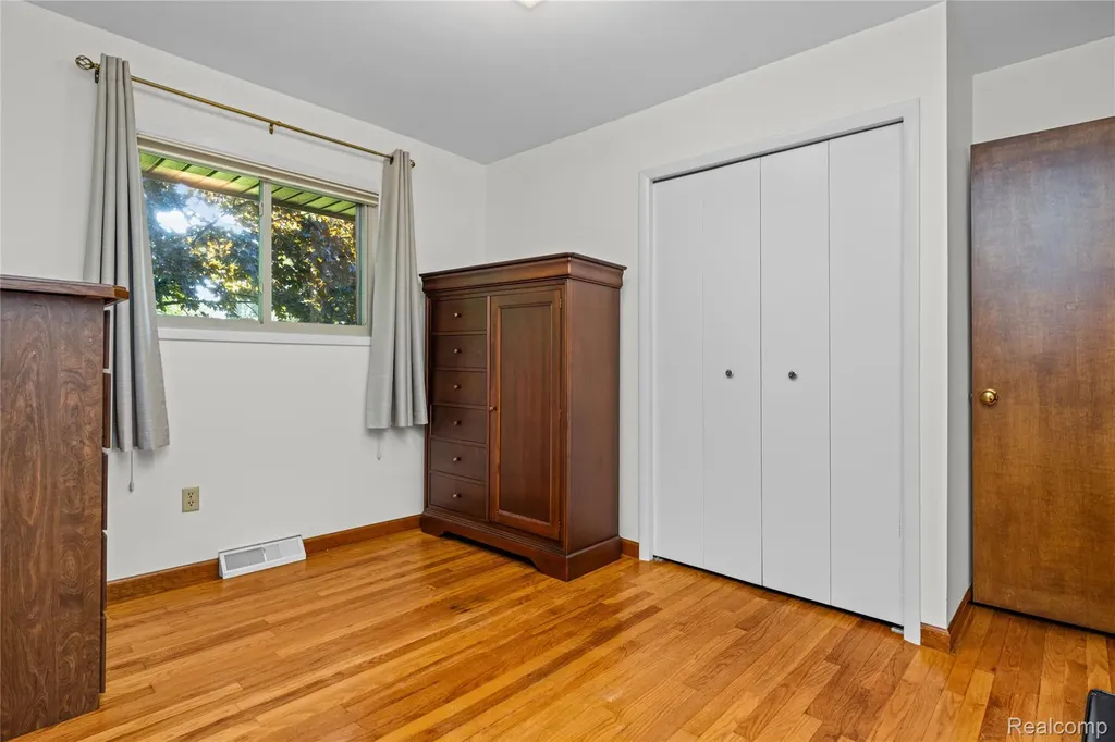 760 Waterbury Road Highland Charter Township MI 48356