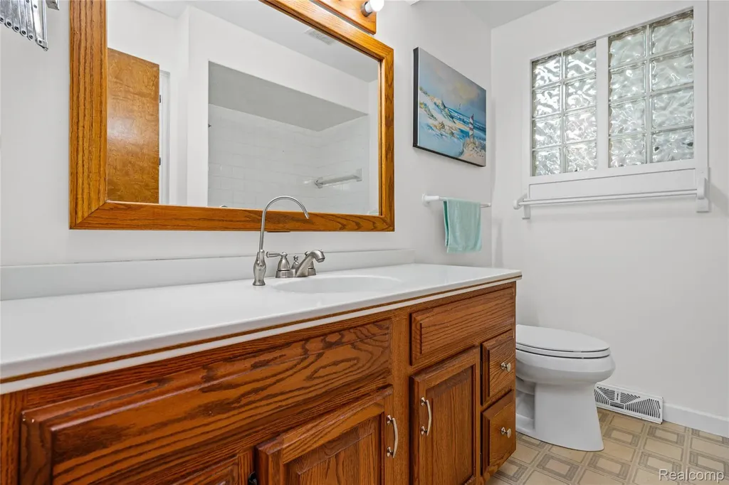 760 Waterbury Road Highland Charter Township MI 48356