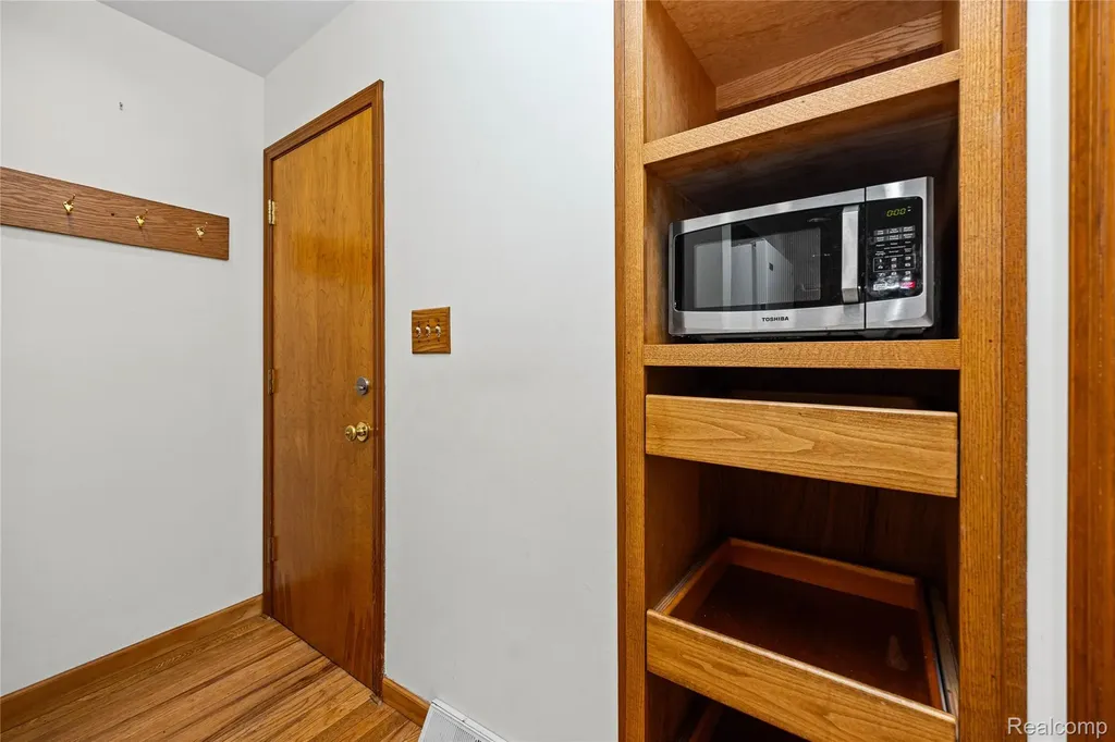 760 Waterbury Road Highland Charter Township MI 48356