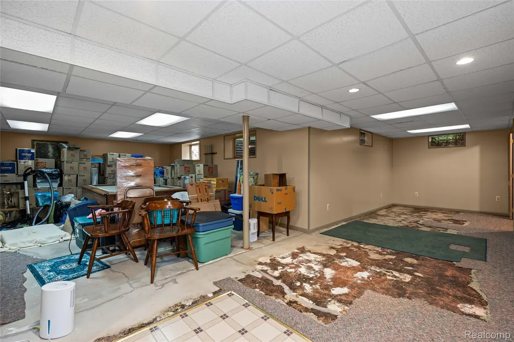 760 Waterbury Road Highland Charter Township MI 48356