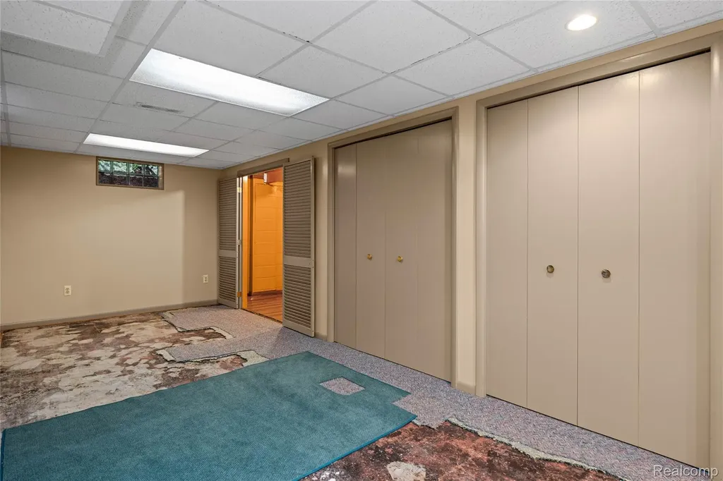 760 Waterbury Road Highland Charter Township MI 48356