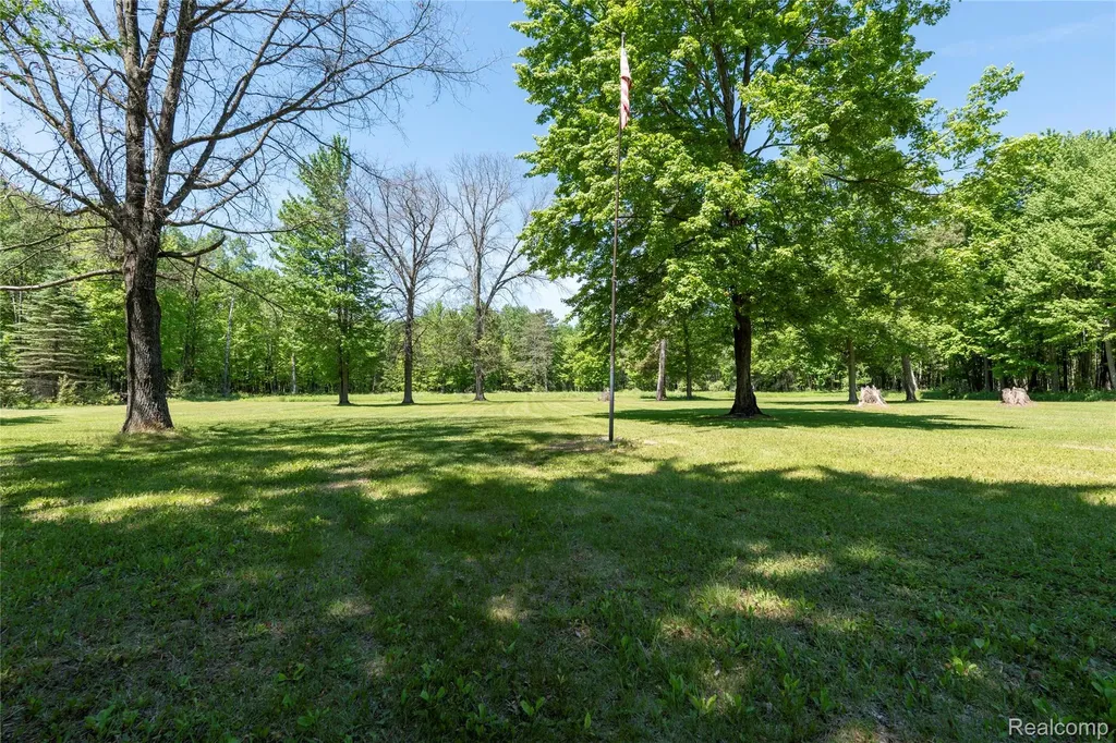 2091 N Athey Hamilton Township MI 48625