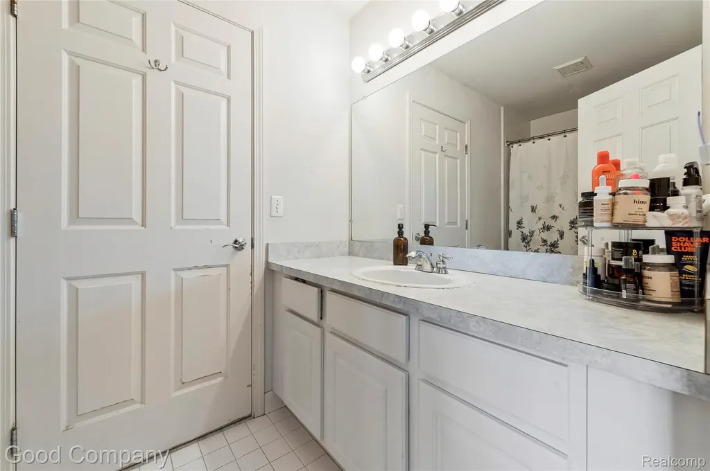 4742 Maddie Lane Dearborn City MI 48126