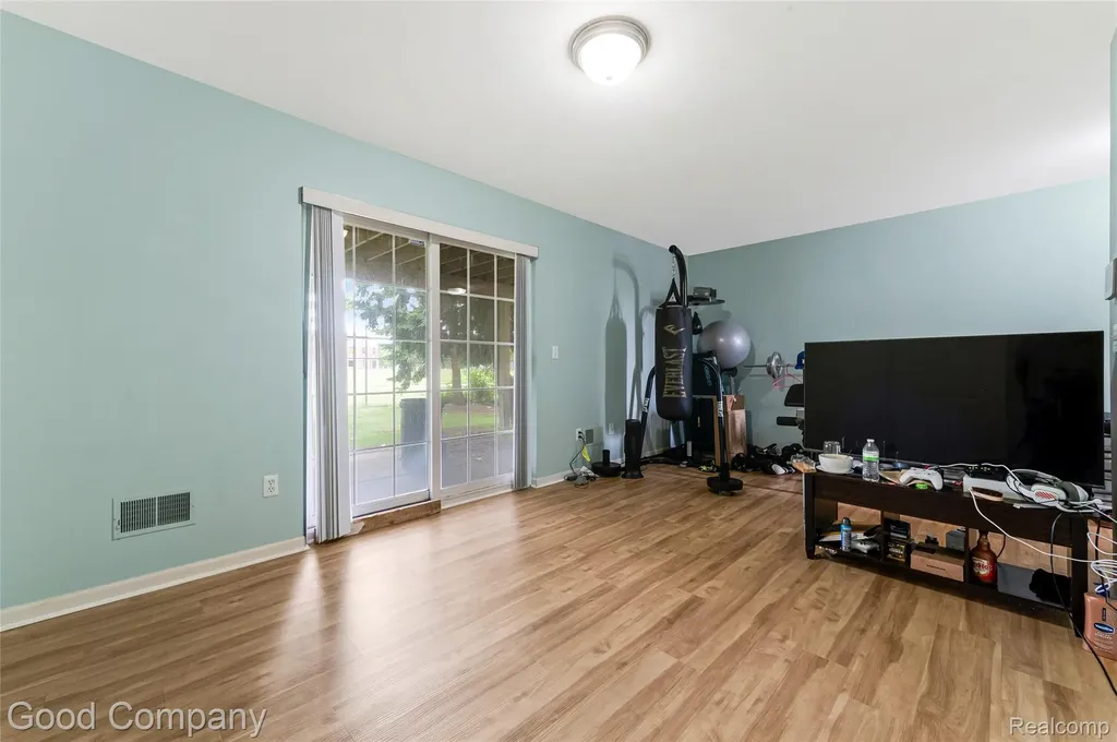 4742 Maddie Lane Dearborn City MI 48126