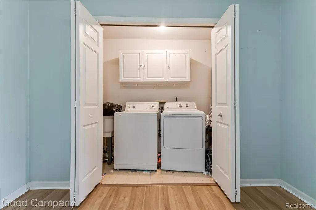 4742 Maddie Lane Dearborn City MI 48126