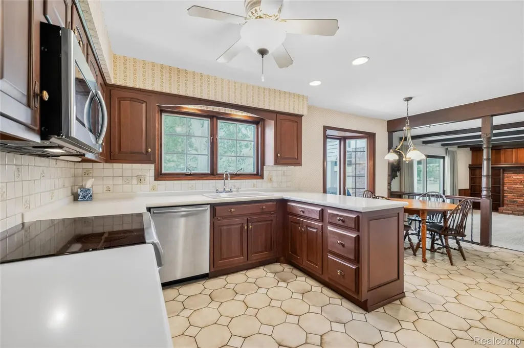 8236 Burning Bush Road Grosse Ile Township MI 48138
