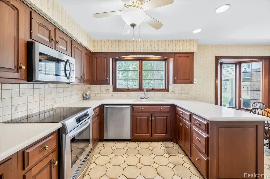 8236 Burning Bush Road Grosse Ile Township MI 48138