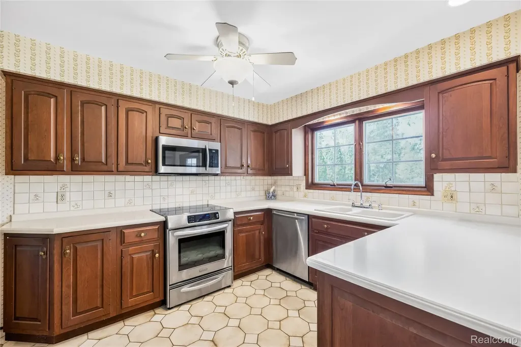 8236 Burning Bush Road Grosse Ile Township MI 48138