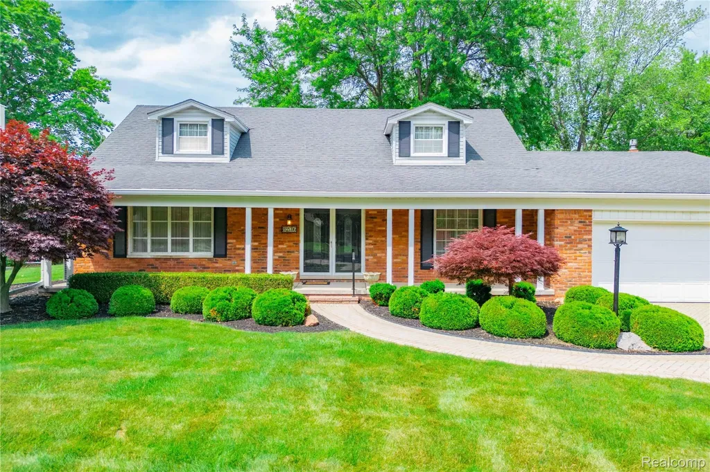 8236 Burning Bush Road Grosse Ile Township MI 48138