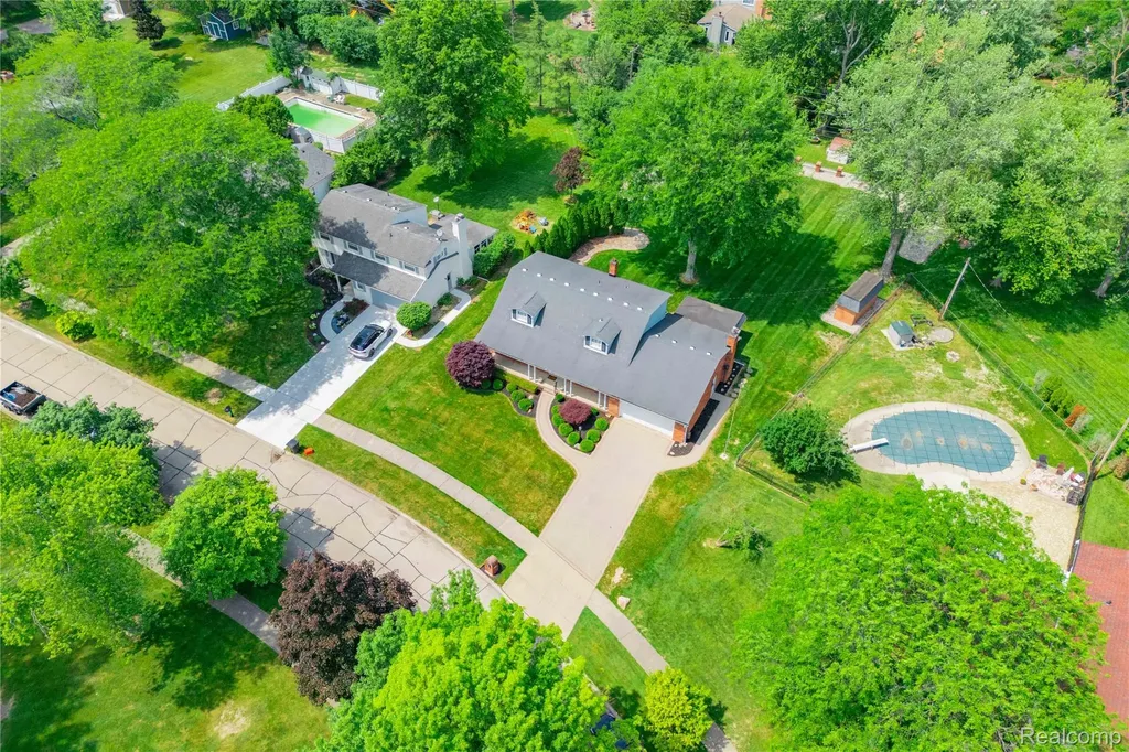 8236 Burning Bush Road Grosse Ile Township MI 48138
