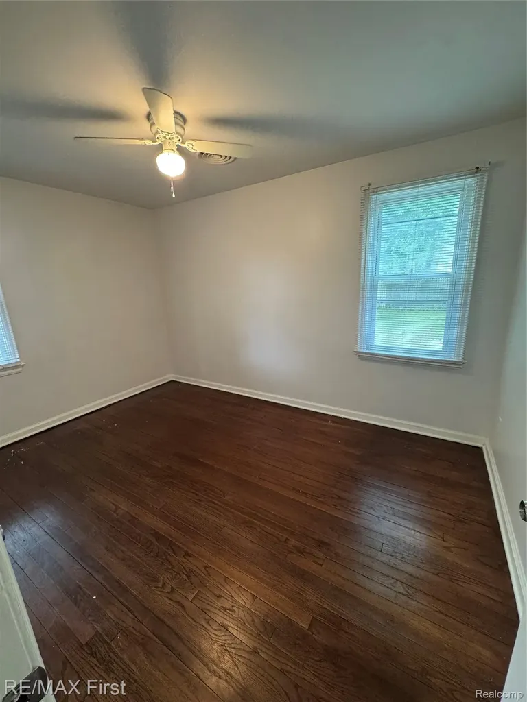 20200 Westhampton Avenue Southfield City MI 48075