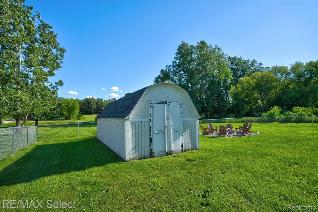 10469 W Pierson Road Flushing Charter Township MI 48433