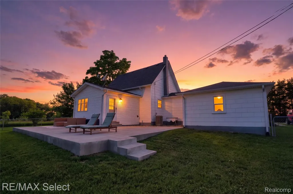 10469 W Pierson Road Flushing Charter Township MI 48433