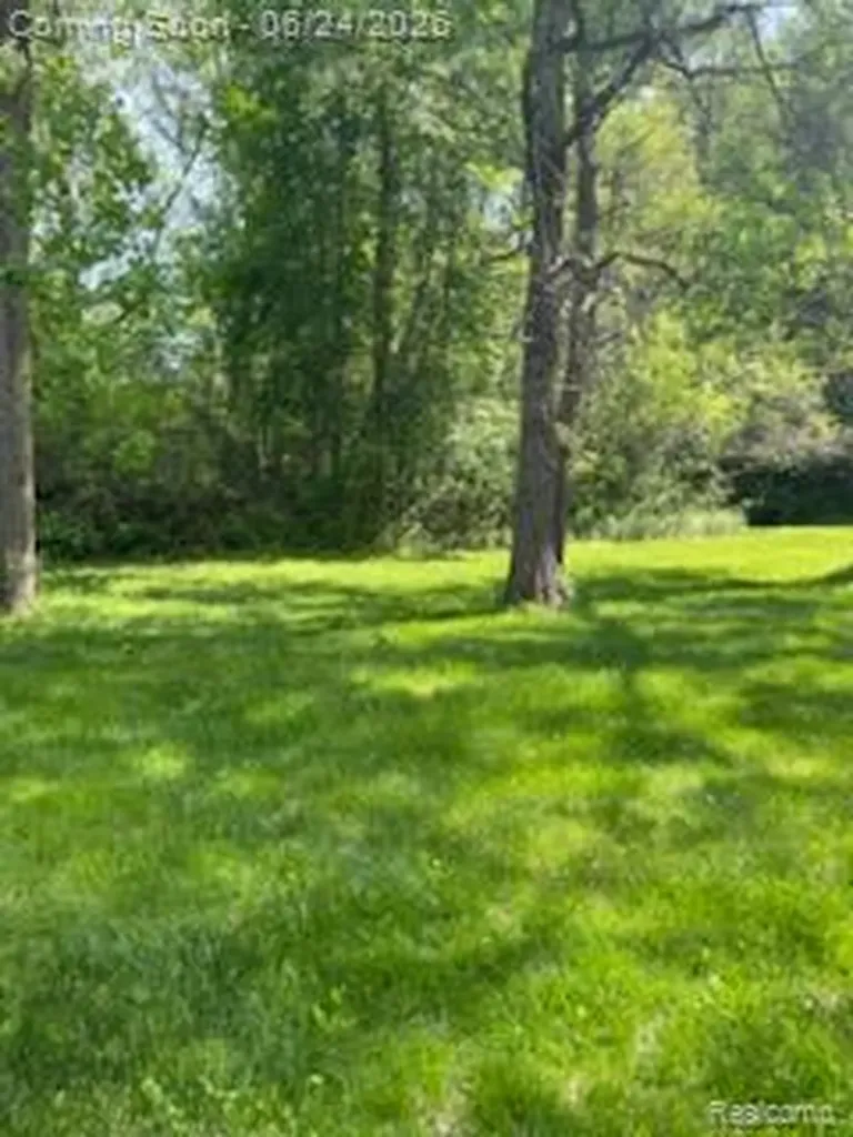 13252 Dixie Highway Groveland Township MI 48442