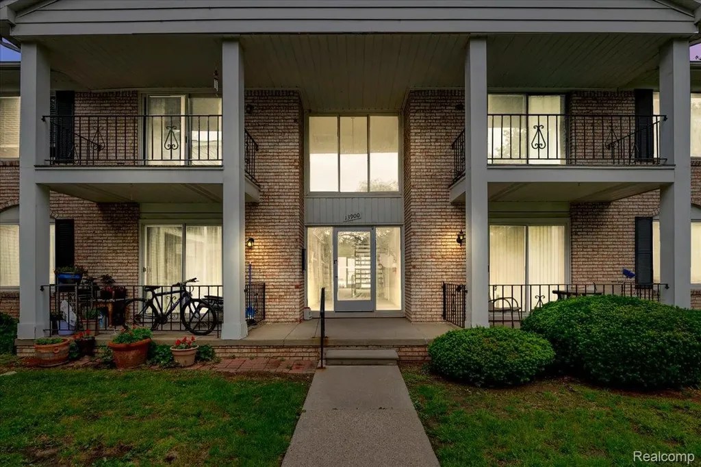 13900 Camelot Drive Sterling Heights City MI 48312