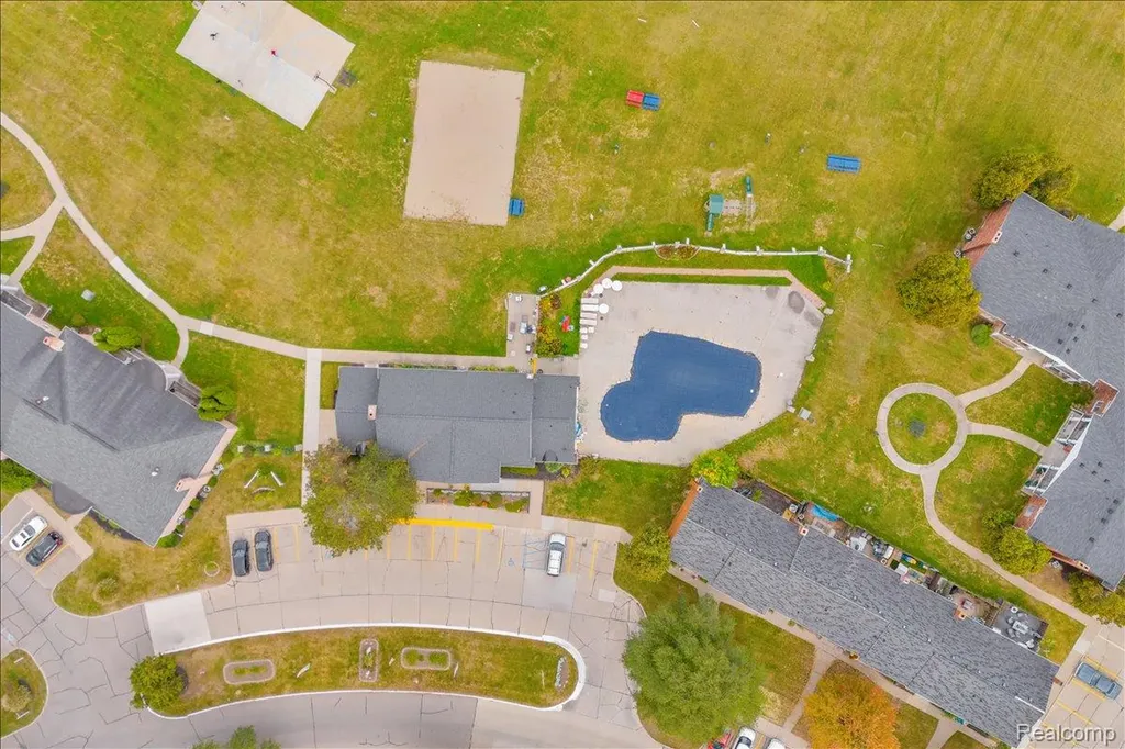 13900 Camelot Drive Sterling Heights City MI 48312