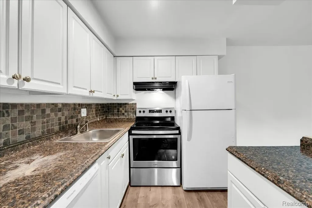 13900 Camelot Drive Sterling Heights City MI 48312