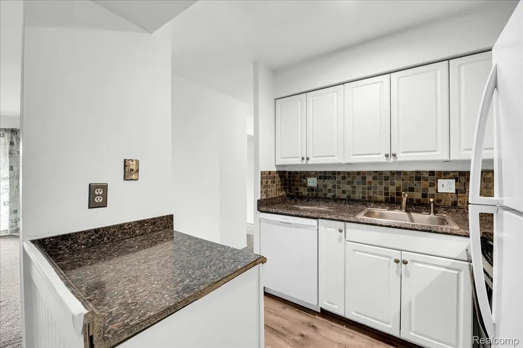 13900 Camelot Drive Sterling Heights City MI 48312