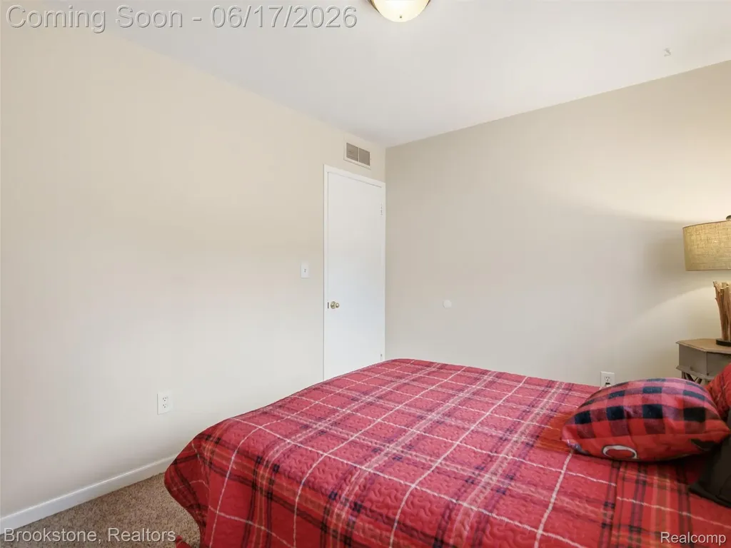1840 S Lake Court Novi City MI 48377
