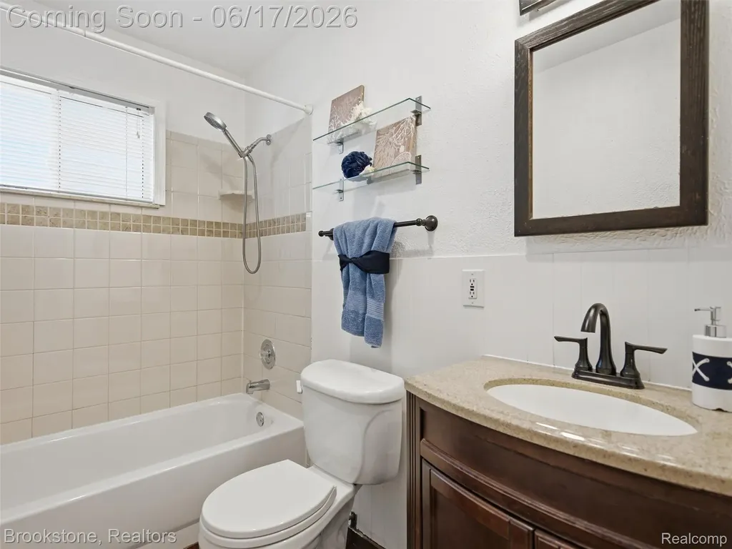 1840 S Lake Court Novi City MI 48377