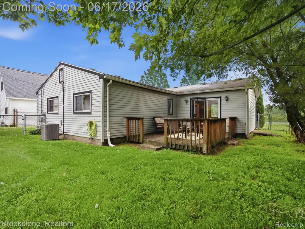 1840 S Lake Court Novi City MI 48377