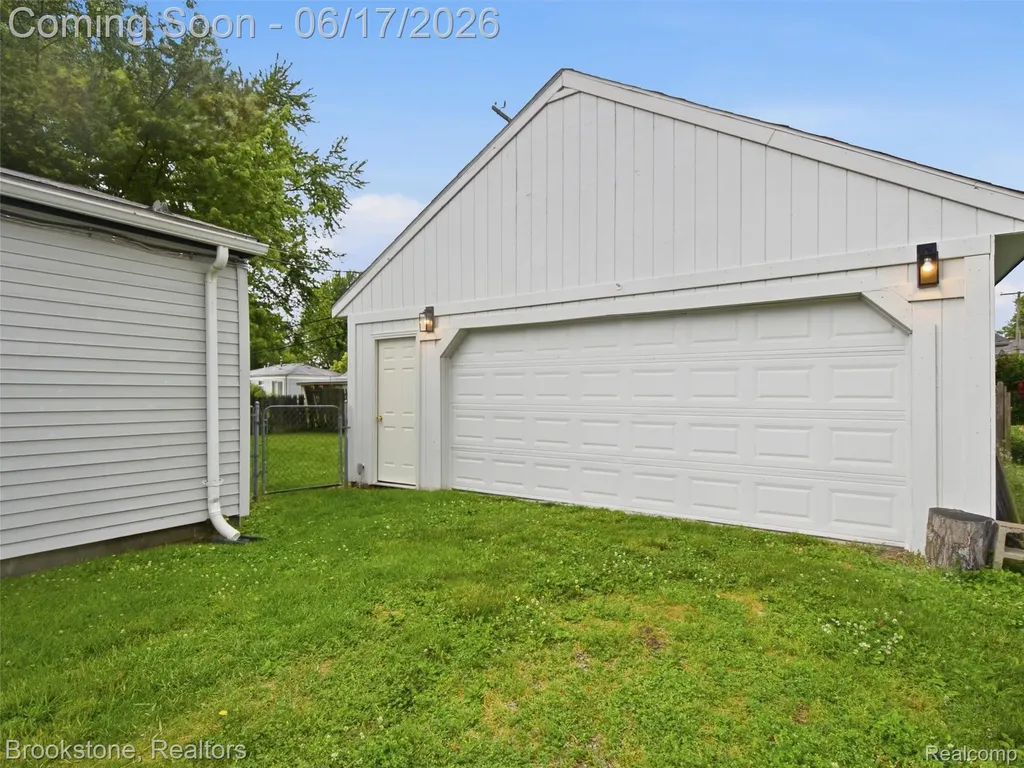 1840 S Lake Court Novi City MI 48377