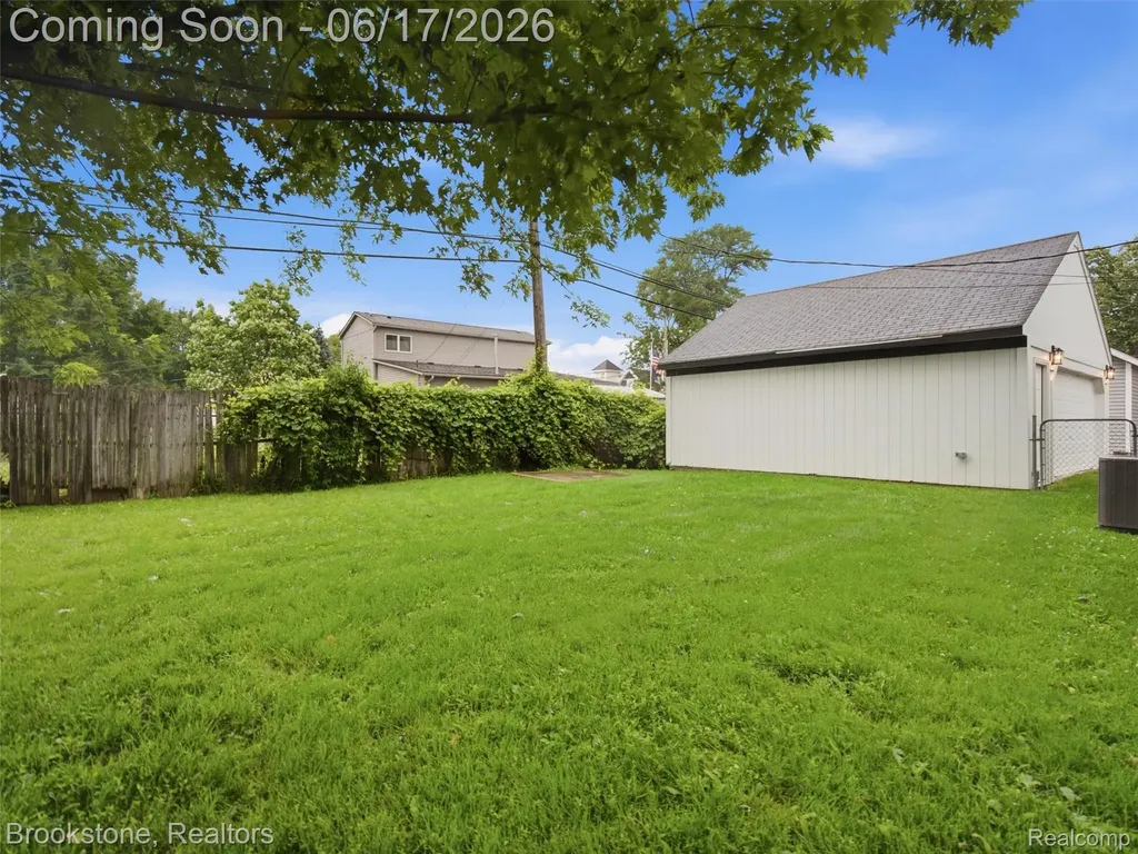 1840 S Lake Court Novi City MI 48377