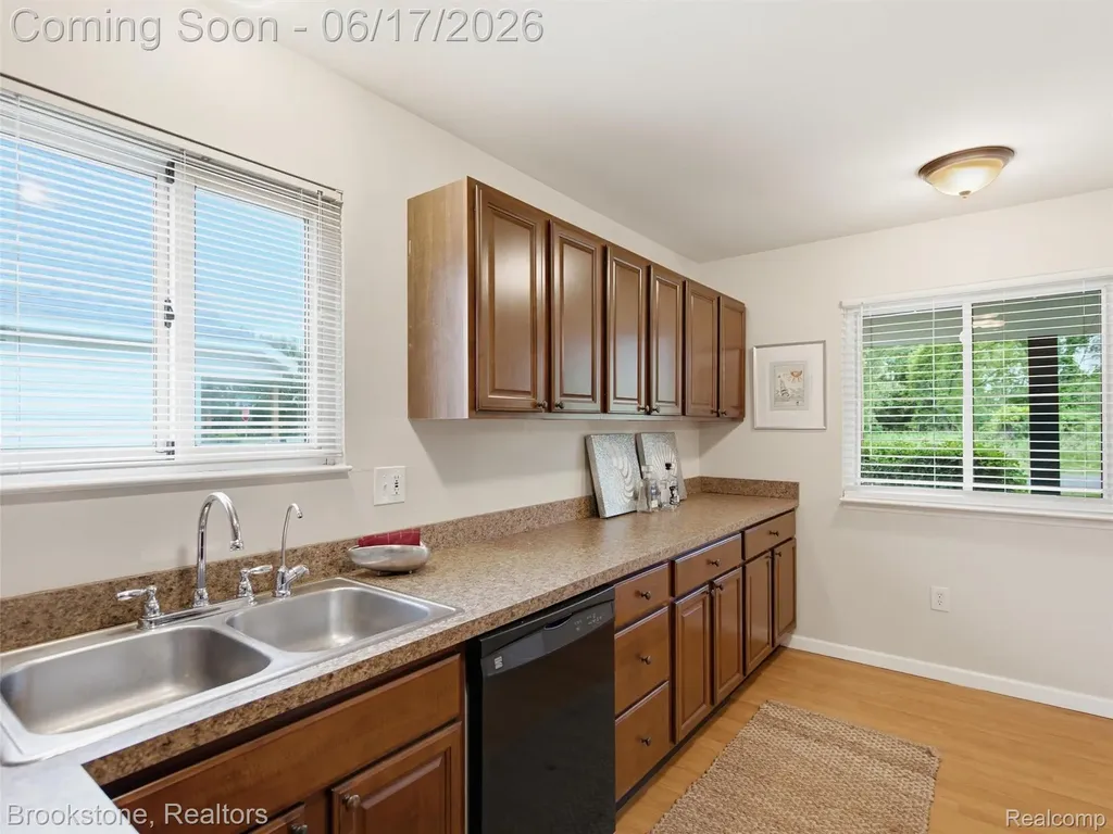 1840 S Lake Court Novi City MI 48377