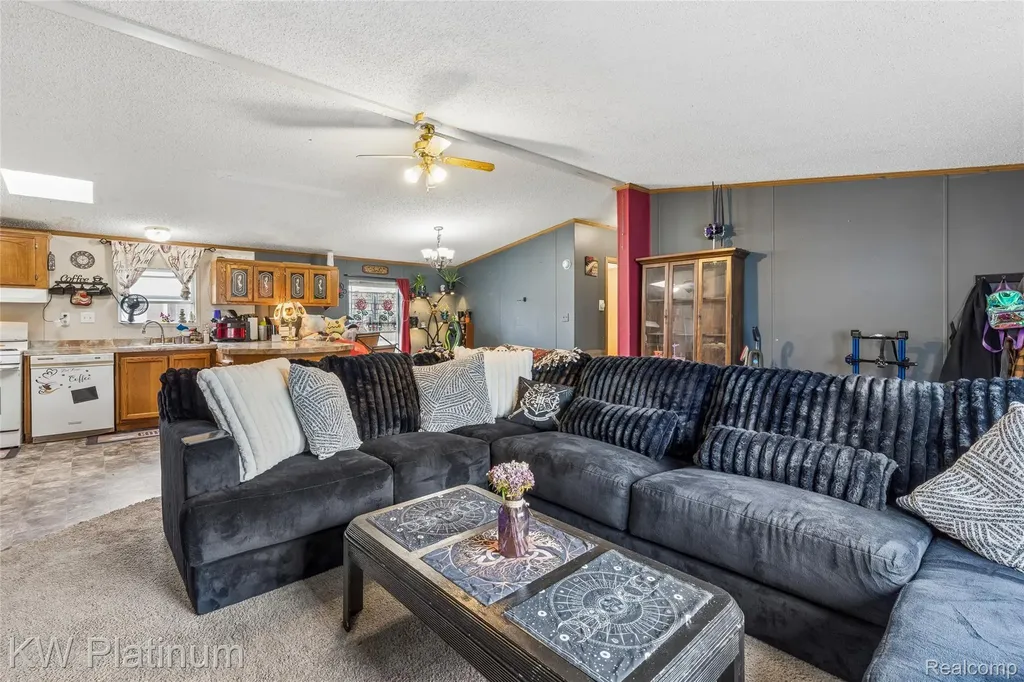 23207 Fountain Clinton Charter Township MI 48036