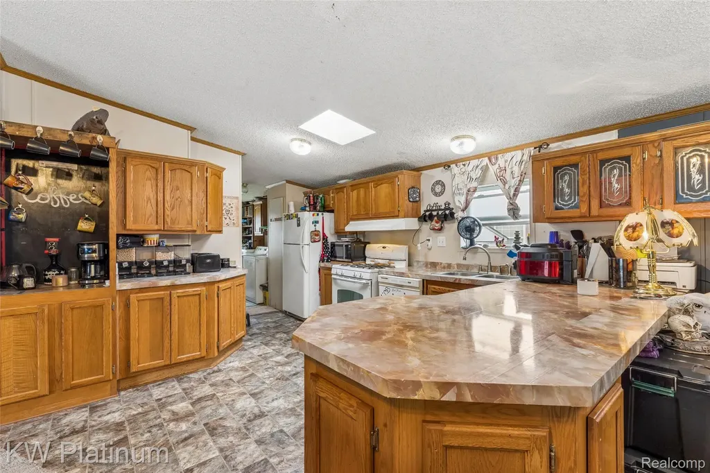 23207 Fountain Clinton Charter Township MI 48036