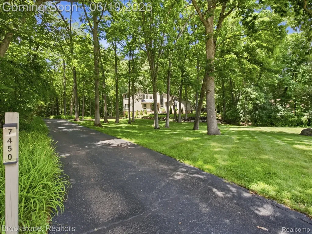 7450 Deerhill Drive Independence Charter Township MI 48346